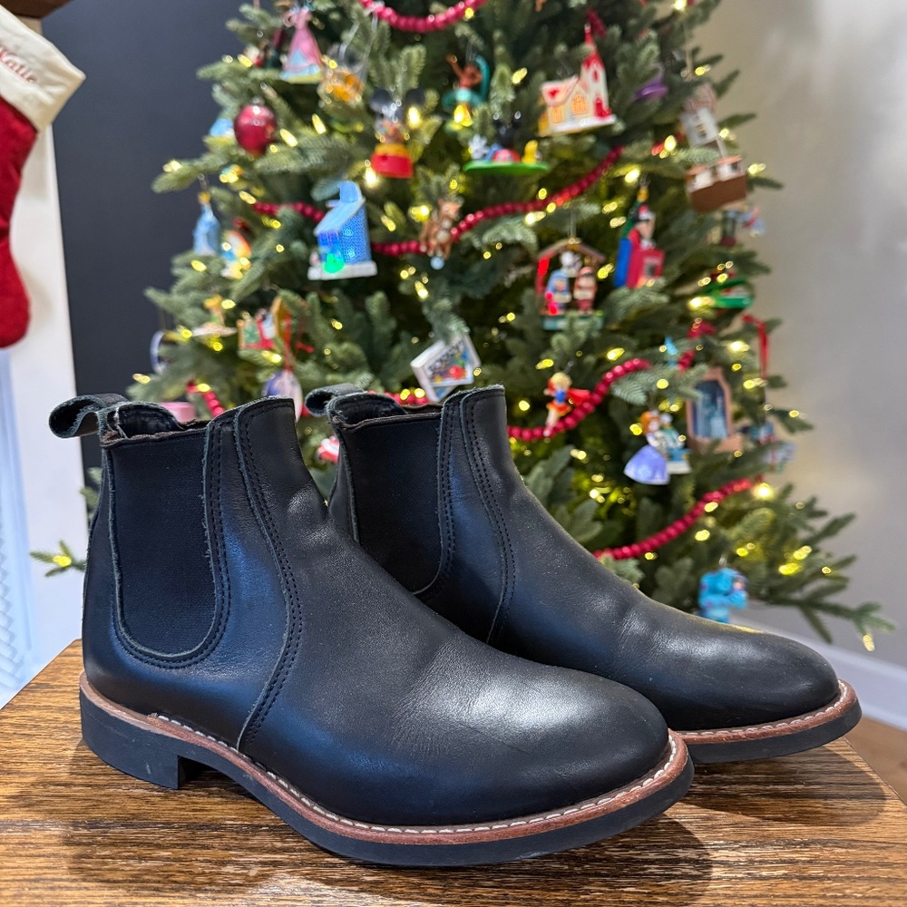 Red Wing Heritage 6-inch Chelsea Women's Short Boot in Black